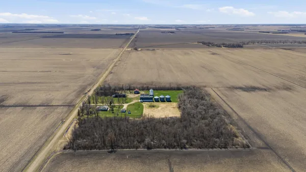 $450,000 | 5555 167th Avenue Southeast, Kindred, ND 58051