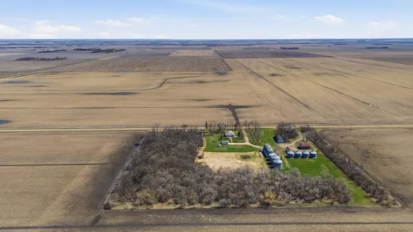 $450,000 | 5555 167th Avenue Southeast, Kindred, ND 58051