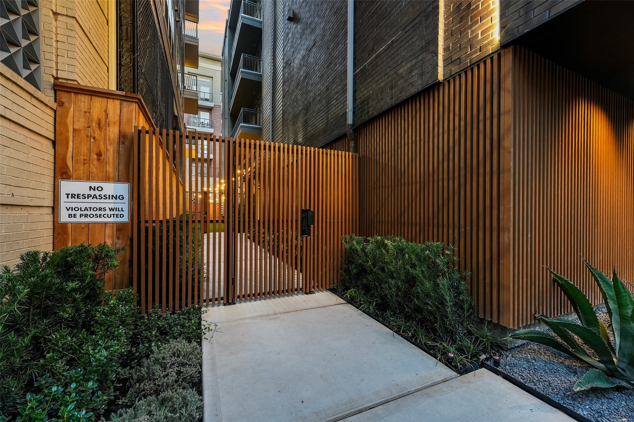 170 Malone Street, Unit 3401 Houston, TX 77007 - Photo 11 of 28 Secure entrance with app access, offering a private and stylish entryway.