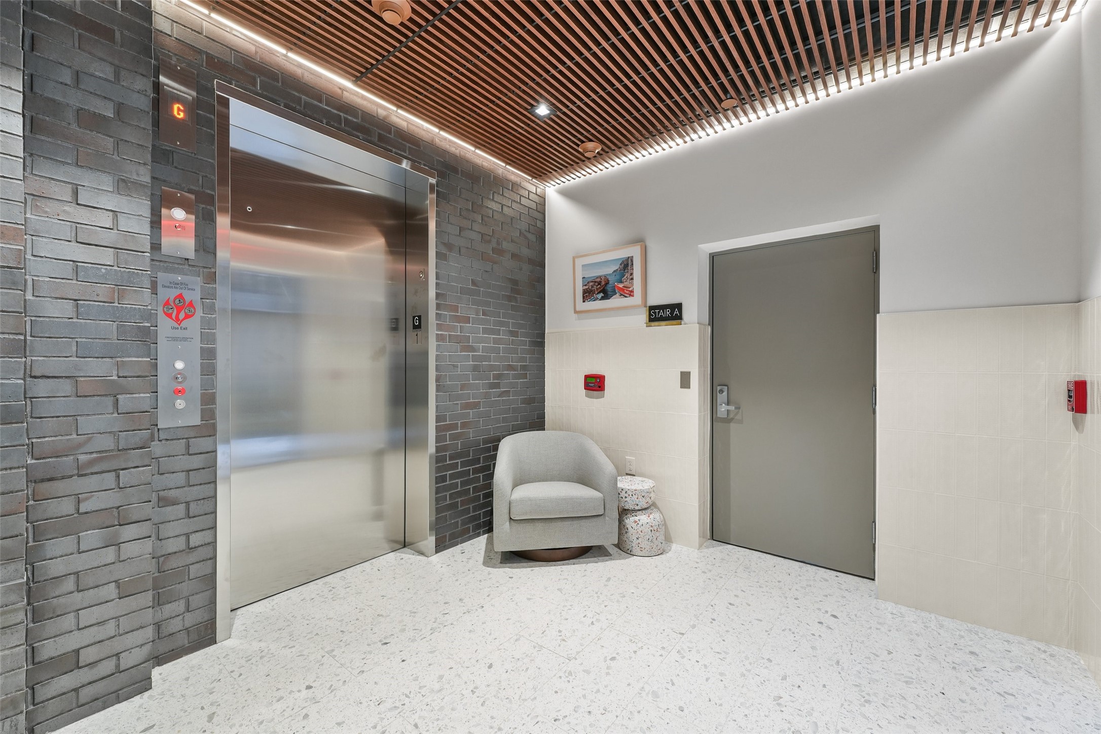 170 Malone Street, Unit 3401 Houston, TX 77007 - Photo 9 of 28 Elevator access to each floor.