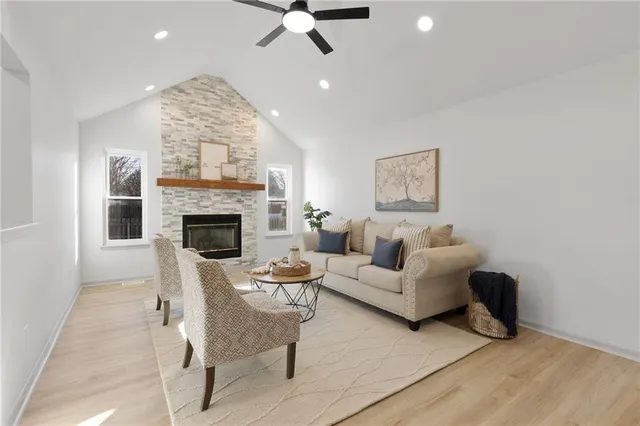 $370,000 | 719 London Way, Lee's Summit, MO 64081