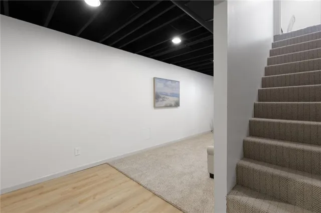 $370,000 | 719 London Way, Lee's Summit, MO 64081