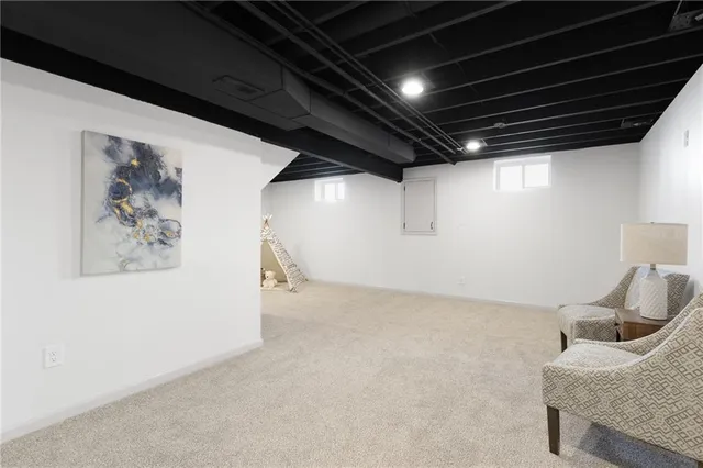 $370,000 | 719 London Way, Lee's Summit, MO 64081