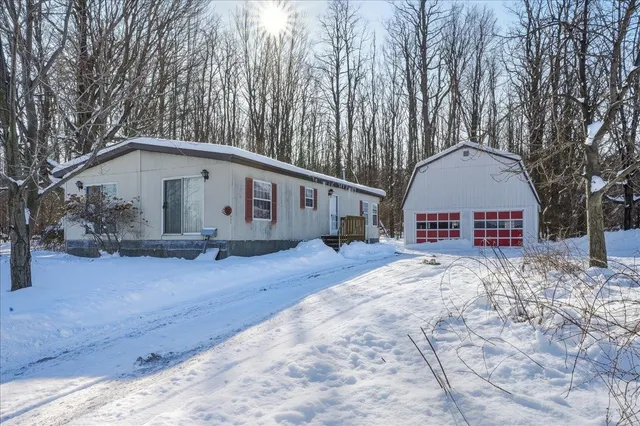 $400,000 | 955 West Lakeshore Drive, Colchester, VT 05446