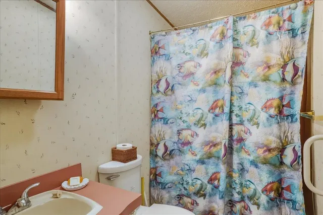 $400,000 | 955 West Lakeshore Drive, Colchester, VT 05446