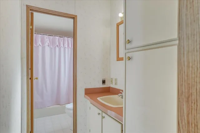 $400,000 | 955 West Lakeshore Drive, Colchester, VT 05446