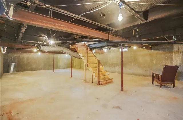 $400,000 | 955 West Lakeshore Drive, Colchester, VT 05446