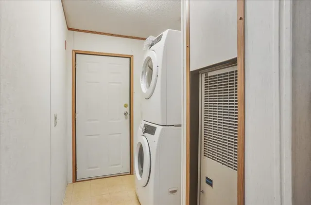 $400,000 | 955 West Lakeshore Drive, Colchester, VT 05446