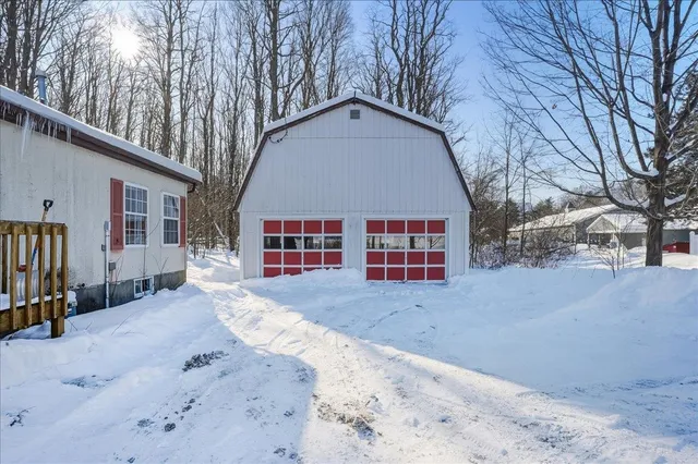 $400,000 | 955 West Lakeshore Drive, Colchester, VT 05446
