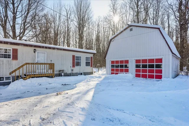 $400,000 | 955 West Lakeshore Drive, Colchester, VT 05446