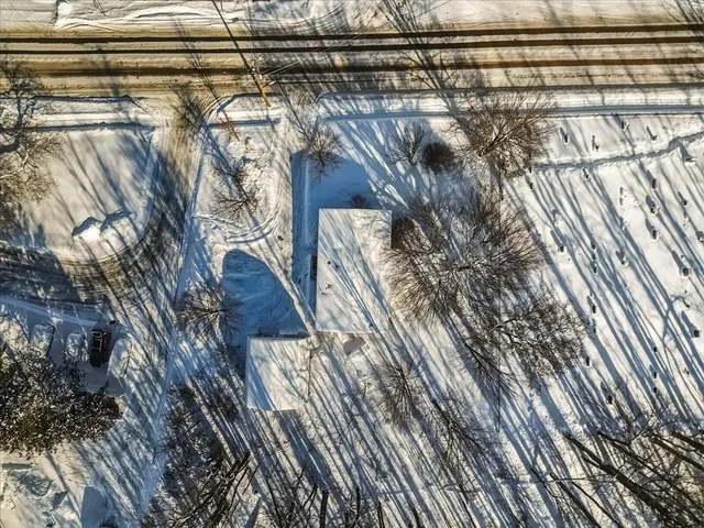 $400,000 | 955 West Lakeshore Drive, Colchester, VT 05446