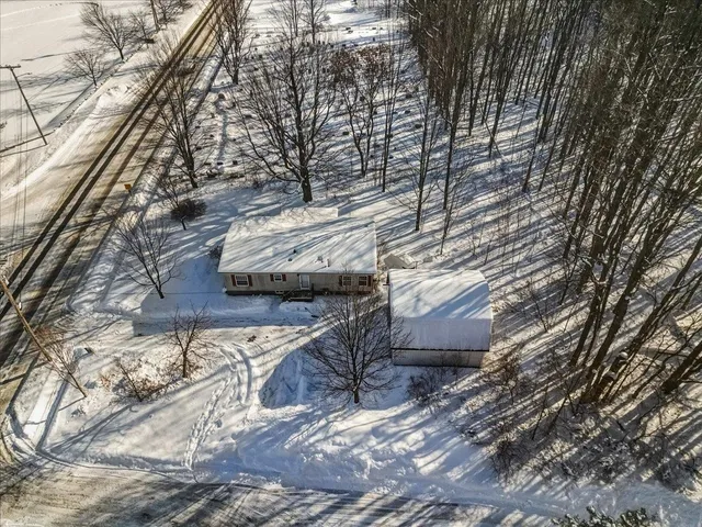 $400,000 | 955 West Lakeshore Drive, Colchester, VT 05446