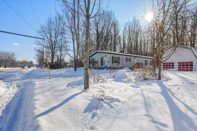 $400,000 | 955 West Lakeshore Drive, Colchester, VT 05446