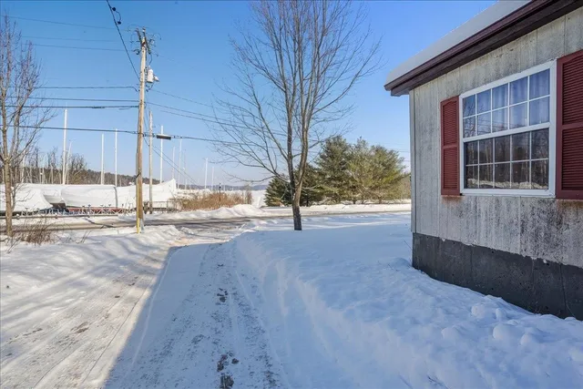 $400,000 | 955 West Lakeshore Drive, Colchester, VT 05446