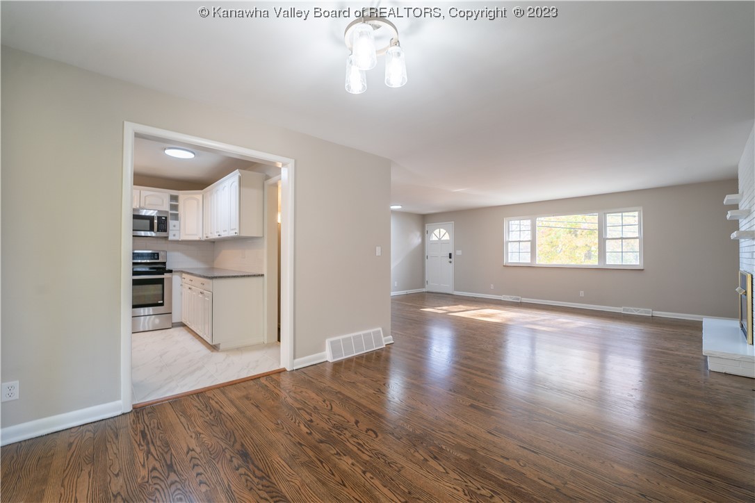 1913 Huber Road Charleston, WV 25314 - Photo 6 of 34 Gallery Image 6