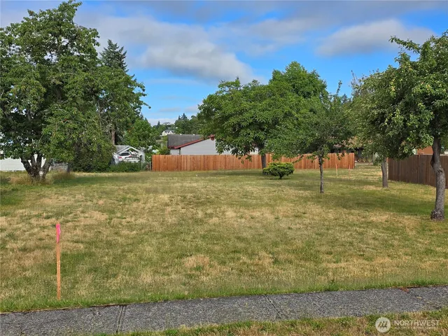 a view of a outdoor space