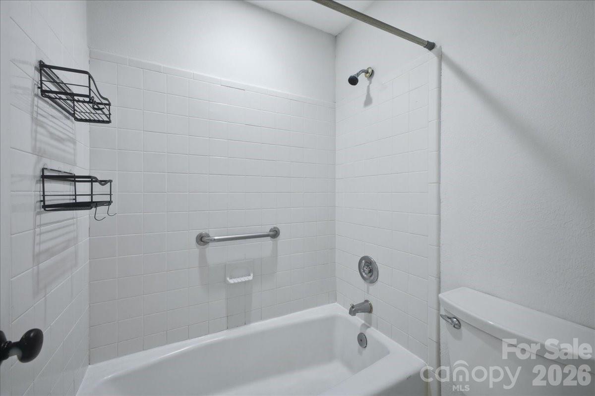 232 Queens Road, Unit 37 Charlotte, NC 28204 - Photo 16 of 31