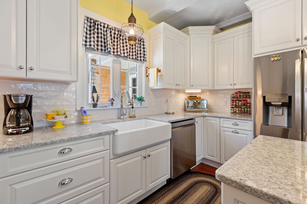 480 Main Street Dennis, MA 02638 - Photo 5 of 42