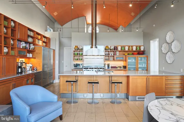 $25,000,000 | 1100 Crest Lane, McLean, VA 22101