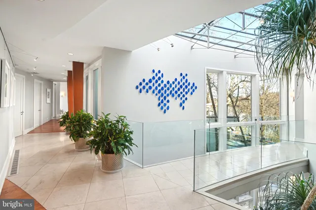 $25,000,000 | 1100 Crest Lane, McLean, VA 22101