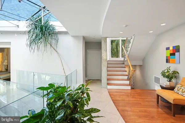 $25,000,000 | 1100 Crest Lane, McLean, VA 22101