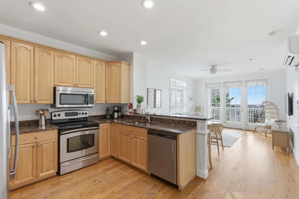 $925,000 | 106 West Arctic Avenue, Unit 3L, Folly Beach, SC 29439