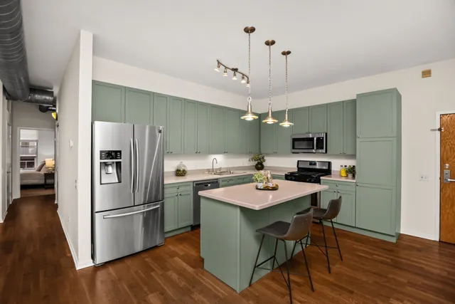 $400,000 | 1631 South Michigan Avenue, Unit 604, Chicago, IL 60616