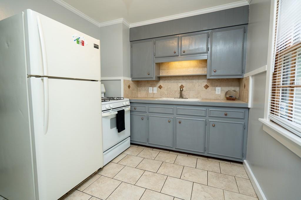 28 Lorimer Street Springfield, MA 01151 - Photo 2 of 17 Gallery Image 2