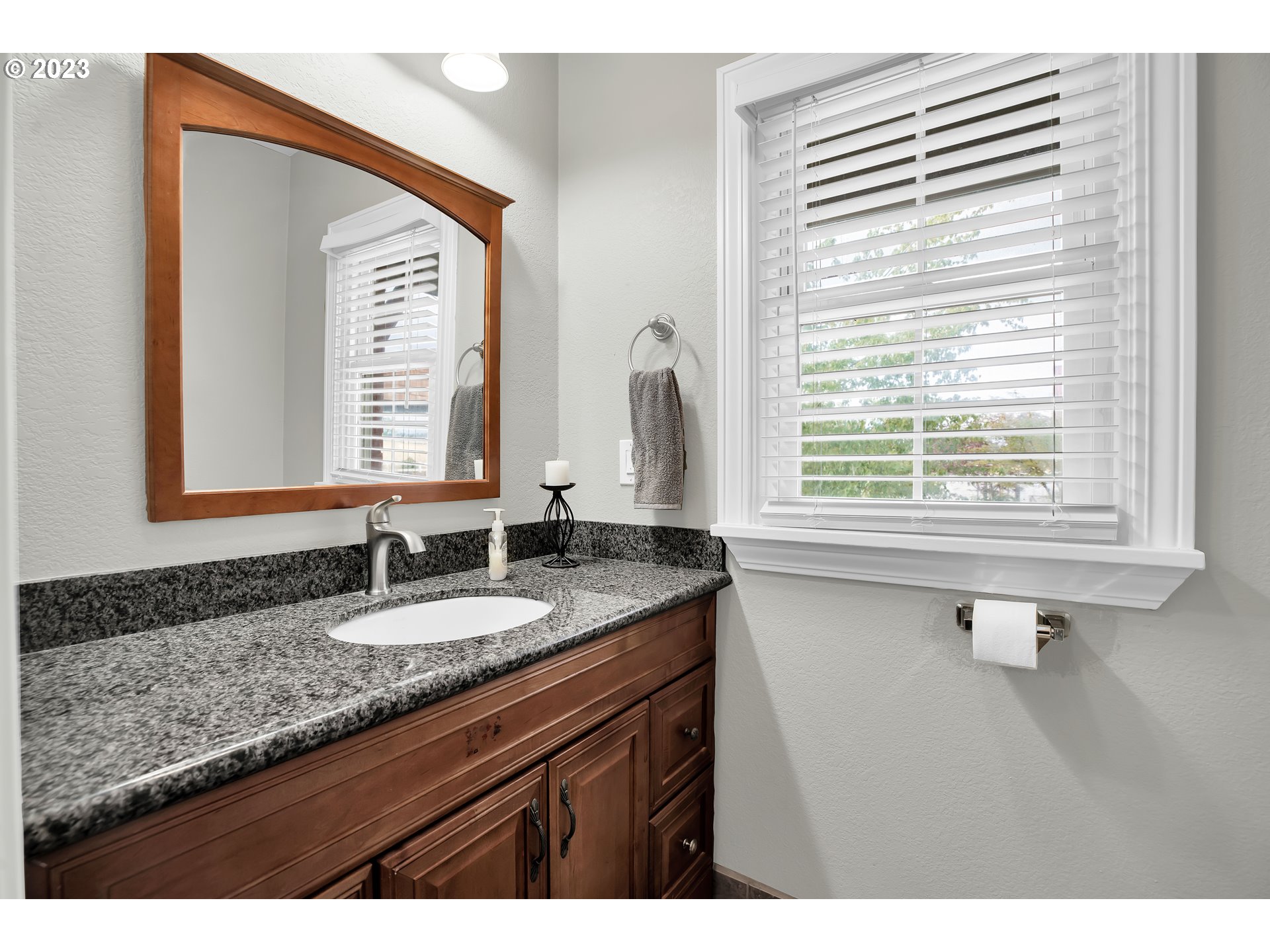 6847 Rochester Street Northeast Salem, OR 97305 - Photo 7 of 48 Gallery Image 7