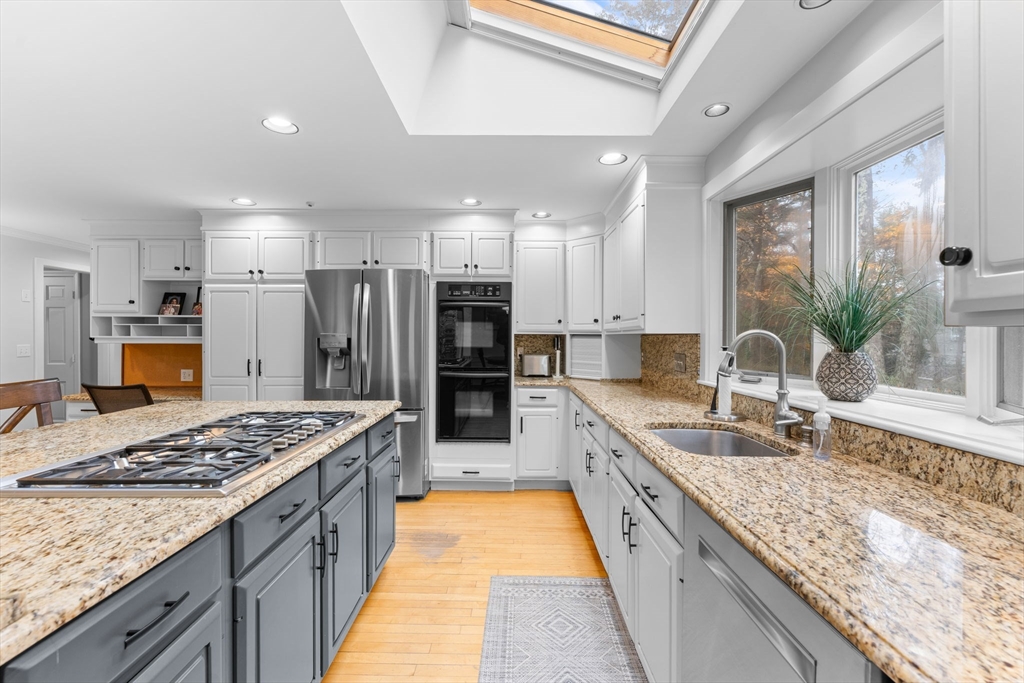 12 Olde Lantern Road Acton, MA 01720 - Photo 9 of 40