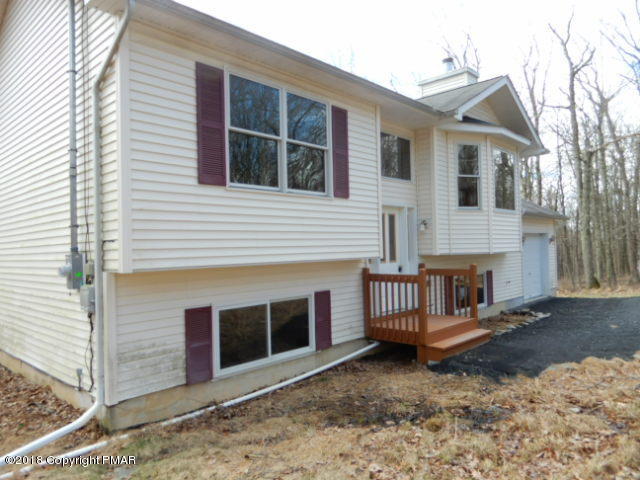140 Doe Loop Bushkill, PA 18324 - Photo 11 of 17 left side
