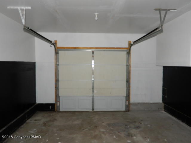 140 Doe Loop Bushkill, PA 18324 - Photo 8 of 17 garage