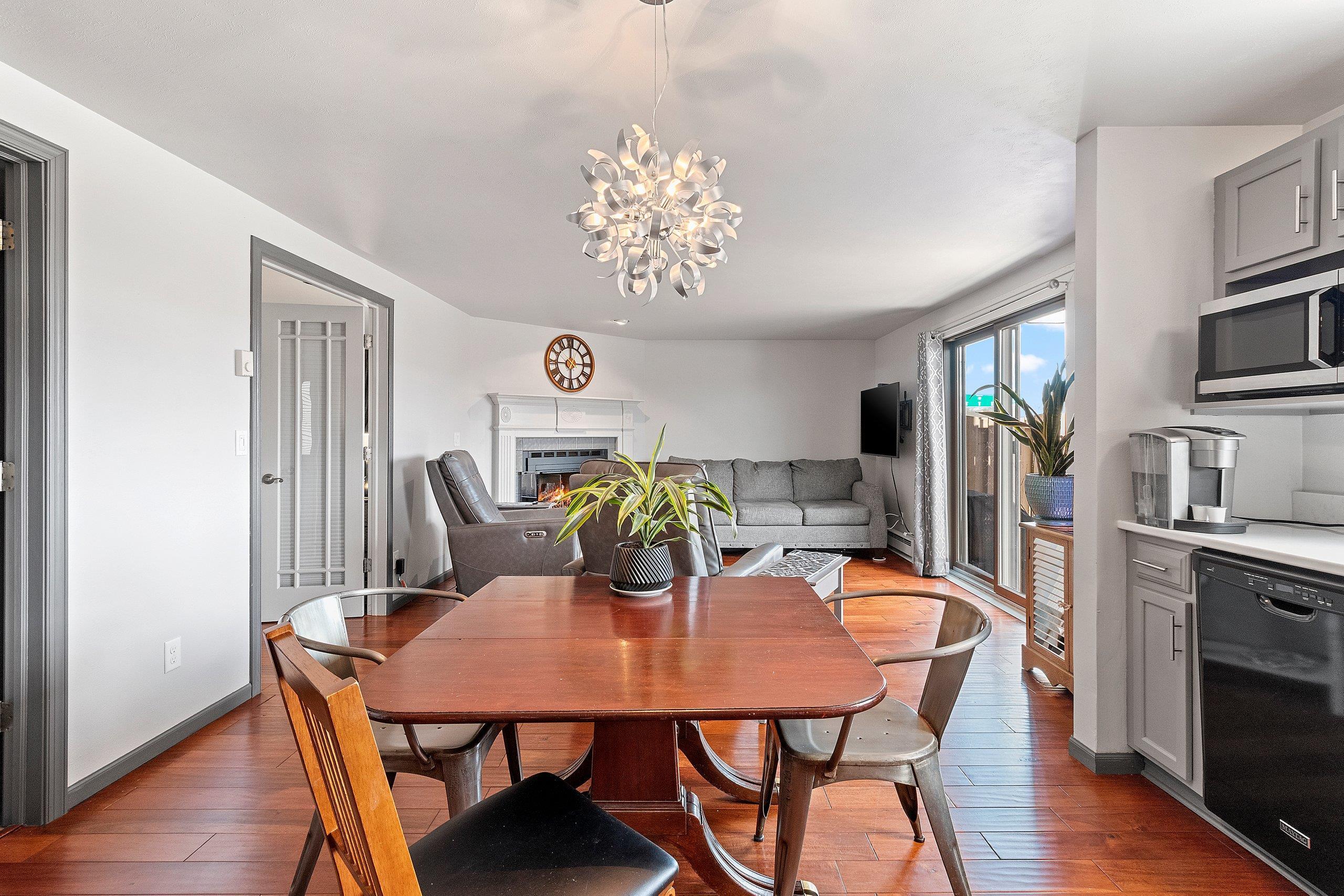 2405 Cedar Ridge Green Bay, WI 54313 - Photo 13 of 38