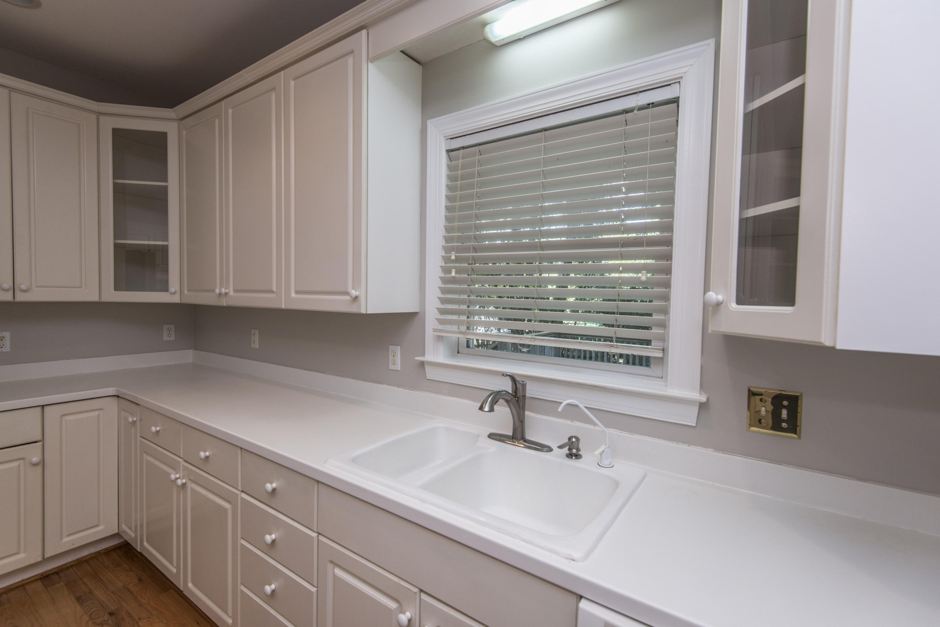 1332 Woodlock Road Mount Pleasant, SC 29464 - Photo 11 of 46