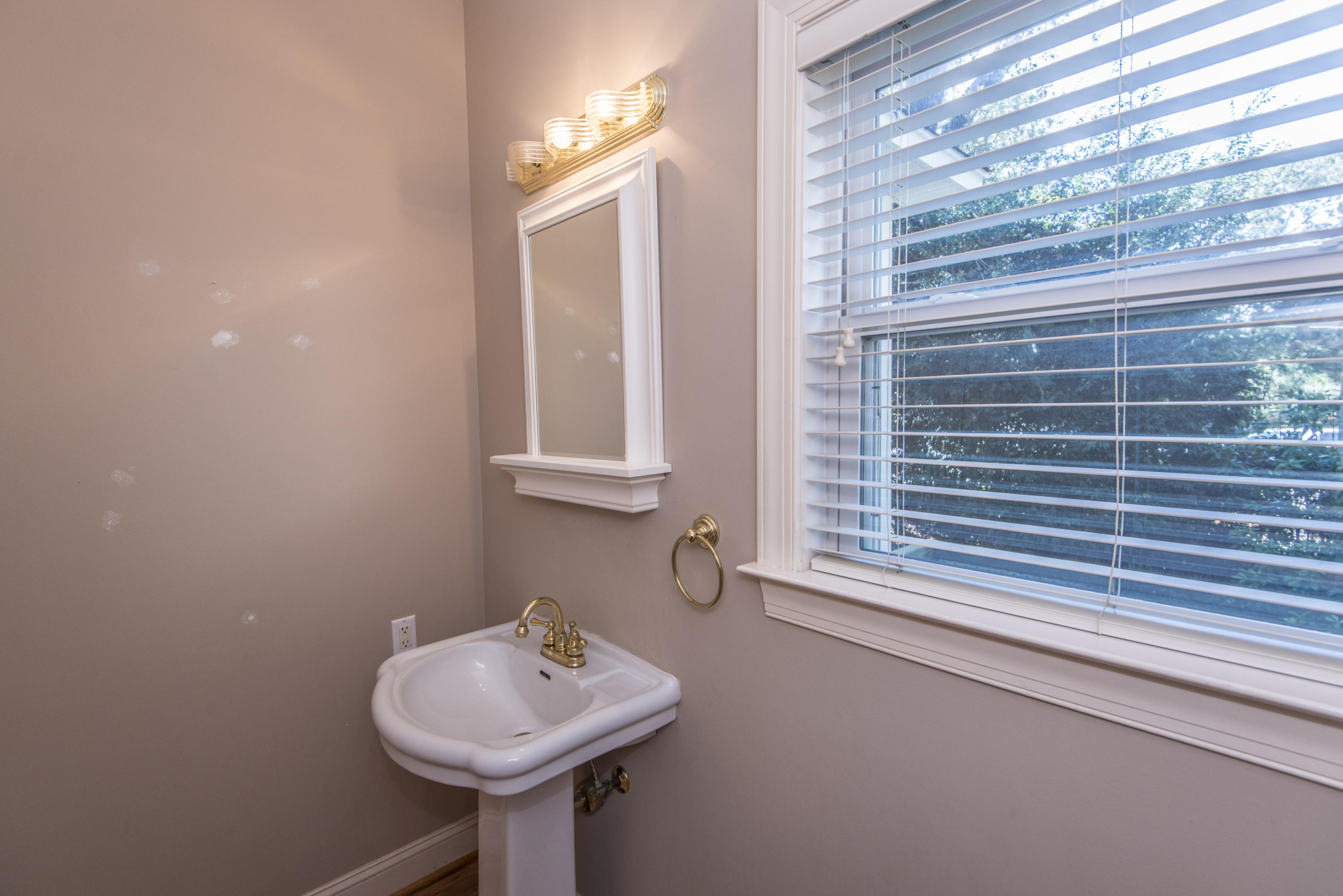 1332 Woodlock Road Mount Pleasant, SC 29464 - Photo 14 of 46