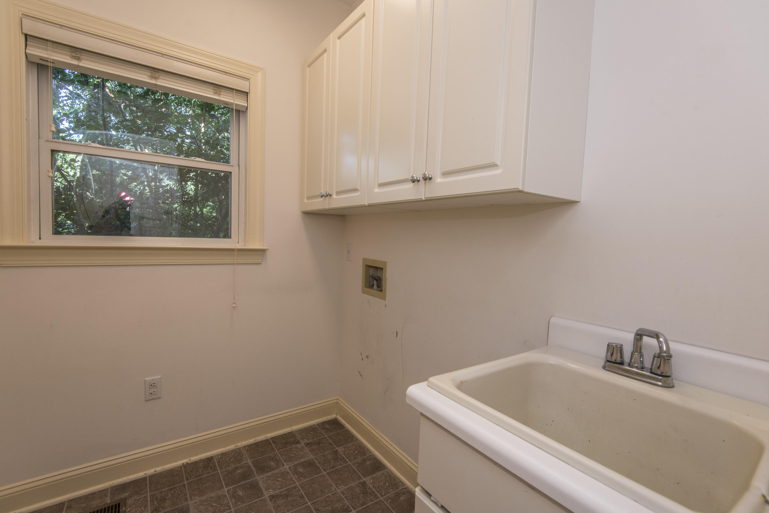 1332 Woodlock Road Mount Pleasant, SC 29464 - Photo 15 of 46