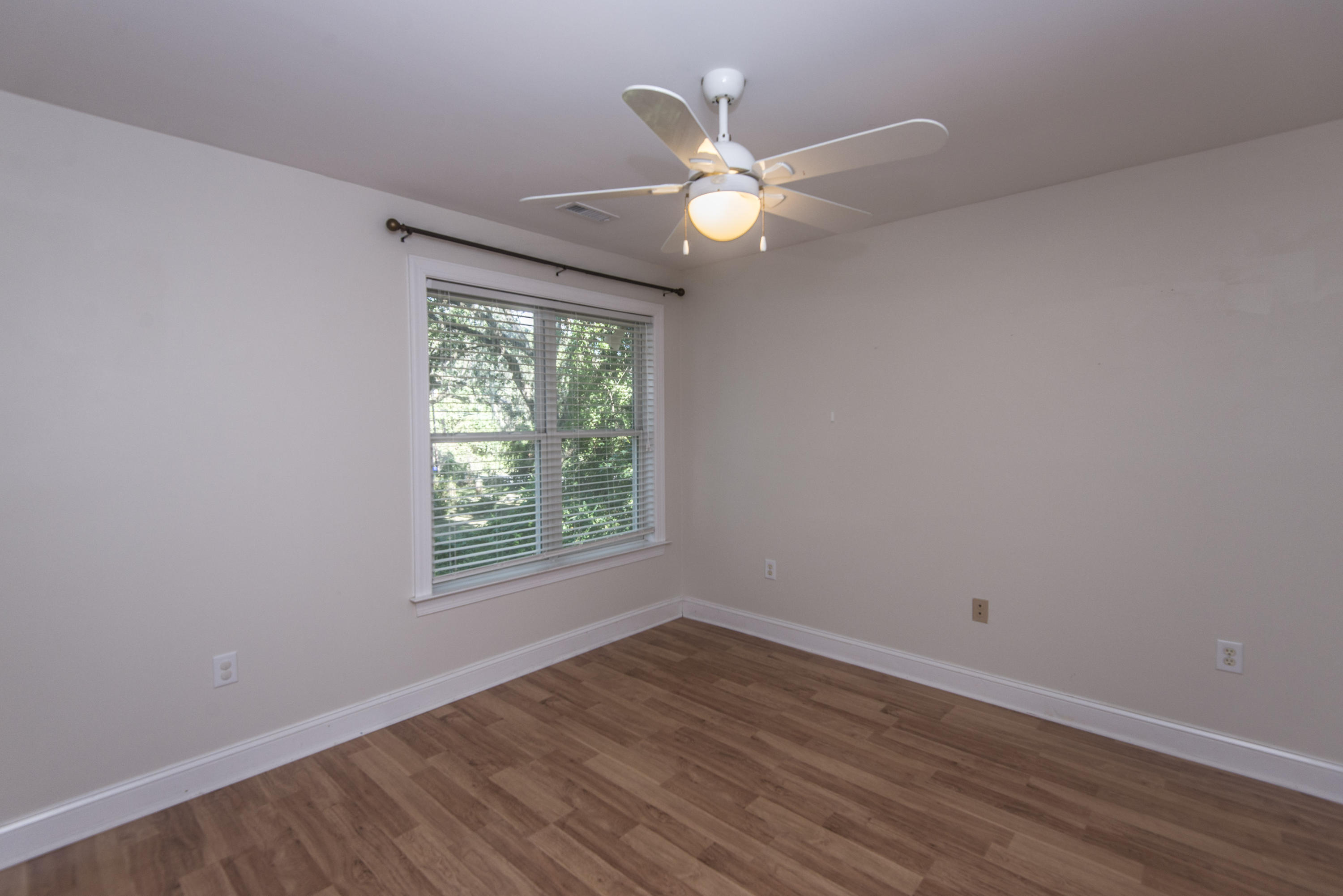 1332 Woodlock Road Mount Pleasant, SC 29464 - Photo 16 of 46