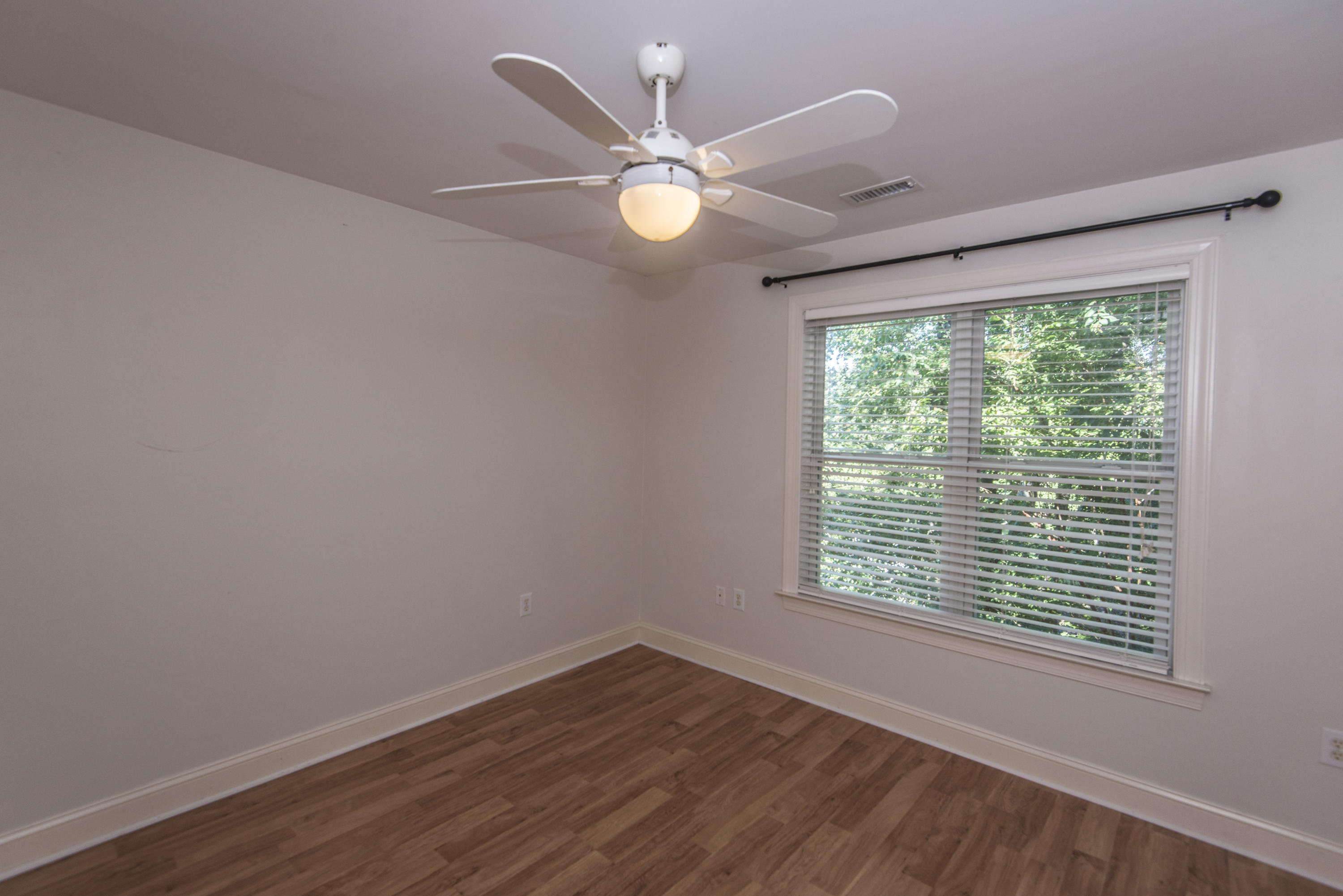 1332 Woodlock Road Mount Pleasant, SC 29464 - Photo 22 of 46