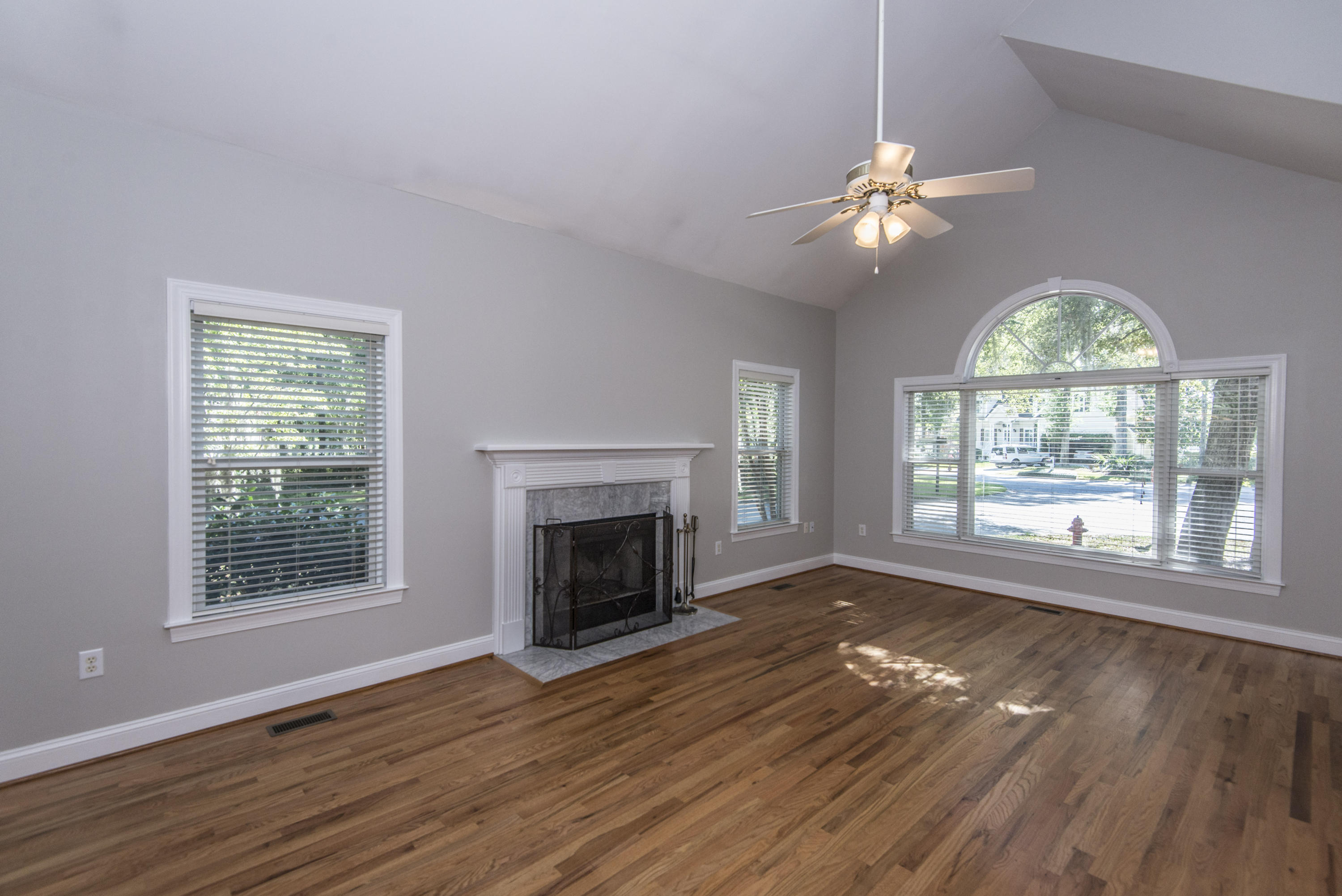 1332 Woodlock Road Mount Pleasant, SC 29464 - Photo 5 of 46