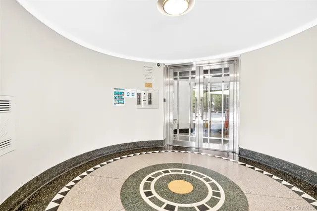 $359,000 | 190 East Mosholu Parkway South, Unit 4C | Bedford Park