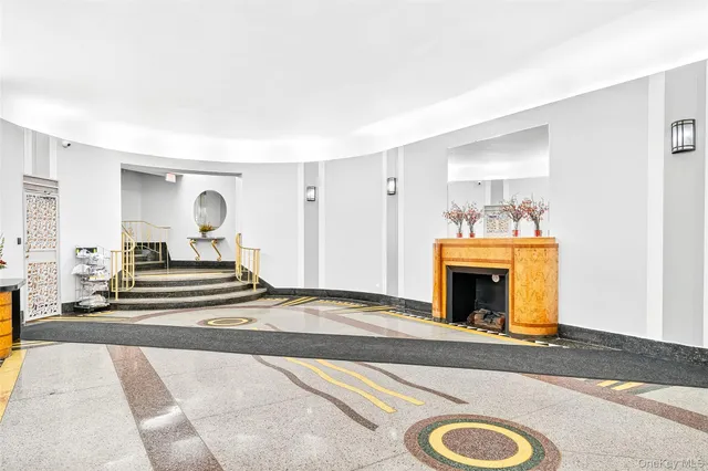 $359,000 | 190 East Mosholu Parkway South, Unit 4C | Bedford Park