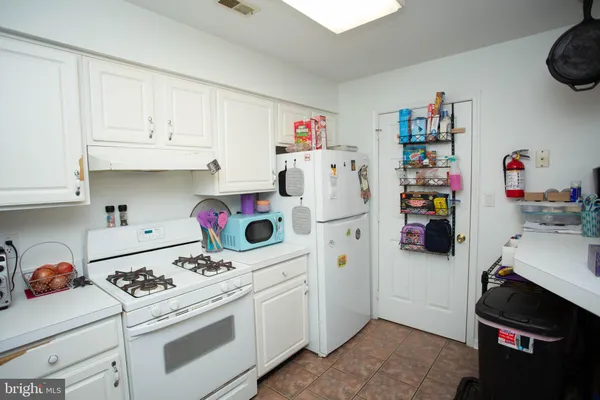 $299,000 | 5107 Halifax Way, Mount Laurel, NJ 08054