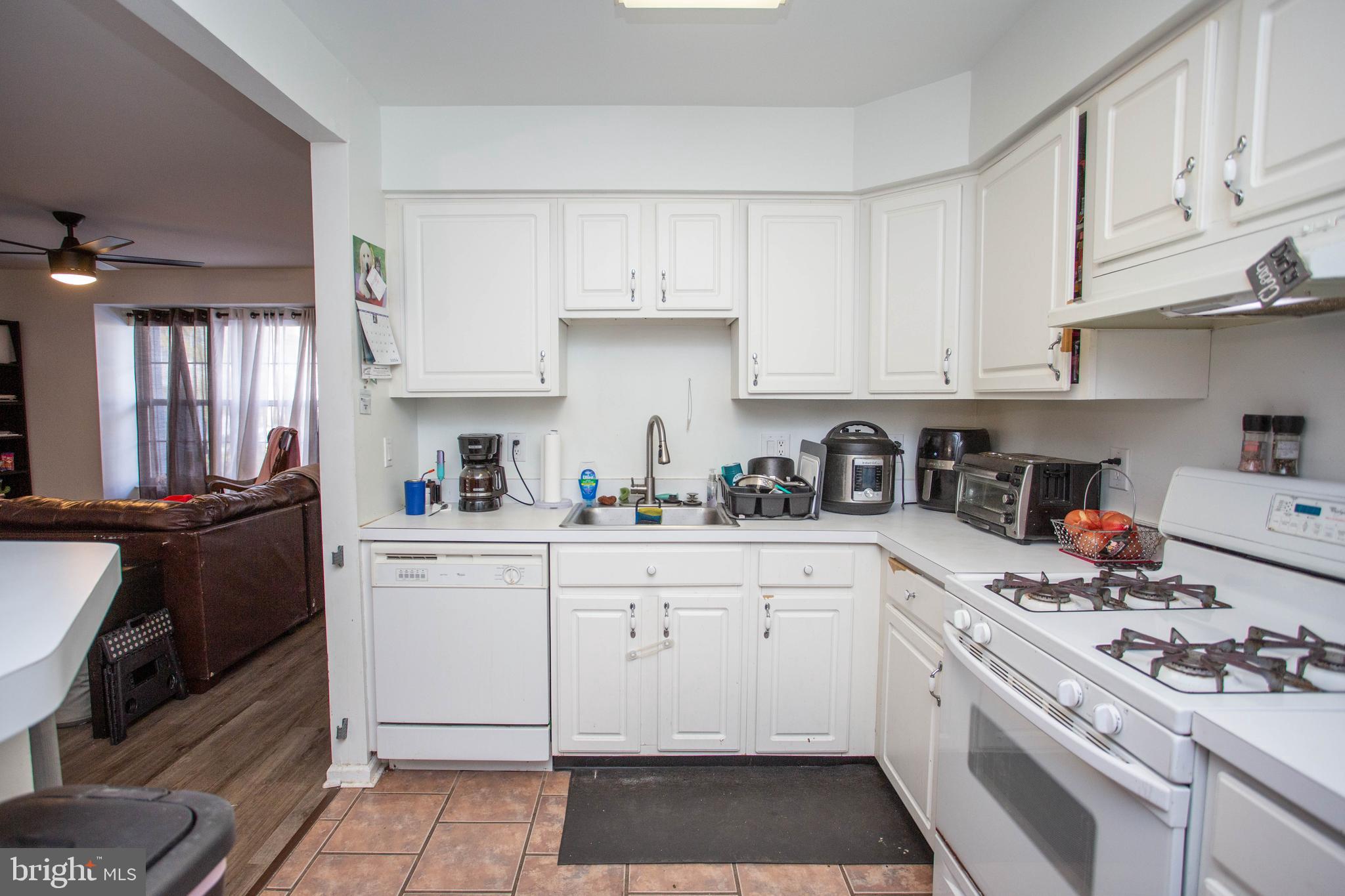 5107 Halifax Way Mount Laurel, NJ 08054 - Photo 10 of 27