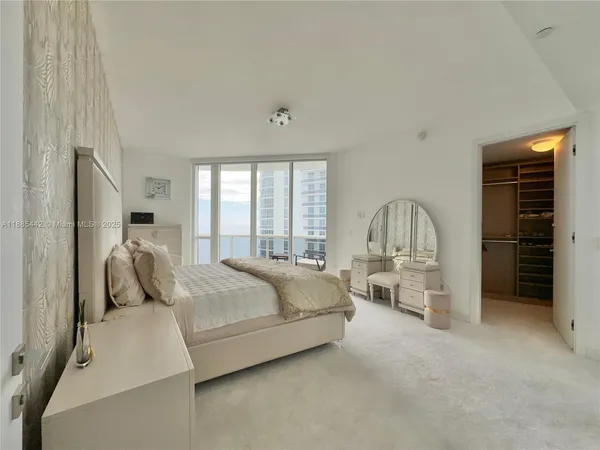 $15,000 | 15901 Collins Avenue, Unit 2406, Sunny Isles Beach, FL 33160