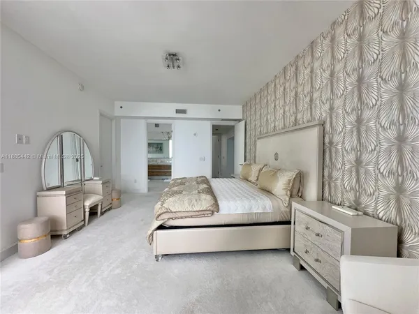 $15,000 | 15901 Collins Avenue, Unit 2406, Sunny Isles Beach, FL 33160