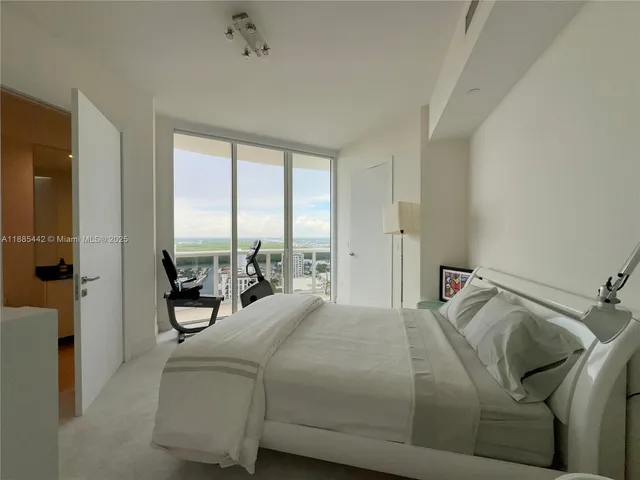 $15,000 | 15901 Collins Avenue, Unit 2406, Sunny Isles Beach, FL 33160