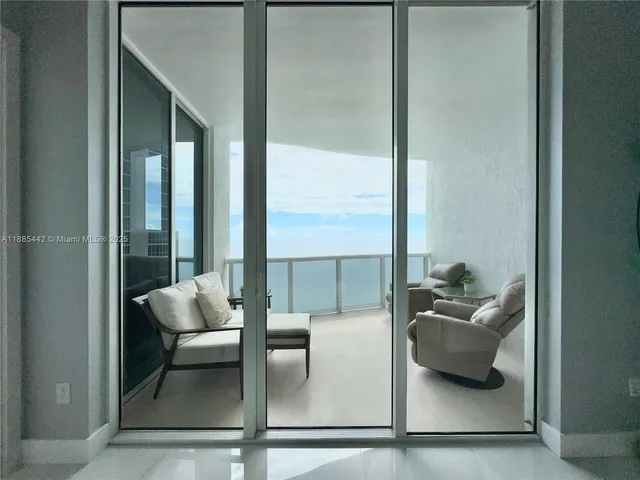 $15,000 | 15901 Collins Avenue, Unit 2406, Sunny Isles Beach, FL 33160