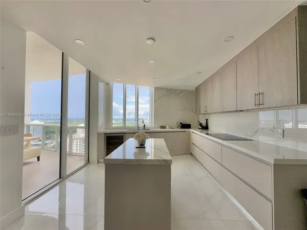 $15,000 | 15901 Collins Avenue, Unit 2406, Sunny Isles Beach, FL 33160
