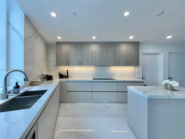 $15,000 | 15901 Collins Avenue, Unit 2406, Sunny Isles Beach, FL 33160