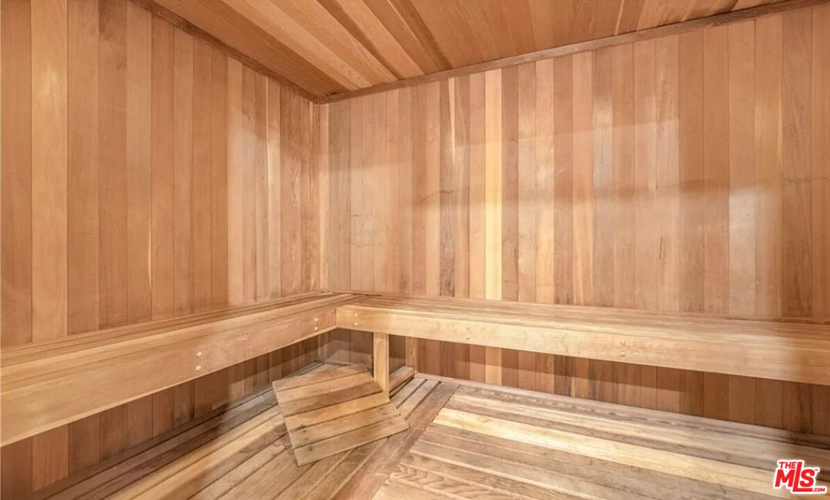 1880 Veteran Avenue, Unit 107 Los Angeles, CA 90025 - Photo 26 of 26 a view of a entryway with shower and a window